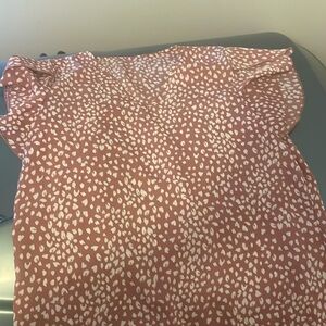 Short ruffle sleeve shirt